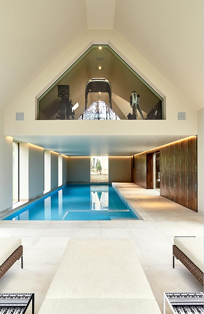 Swimming pool, spa and gym